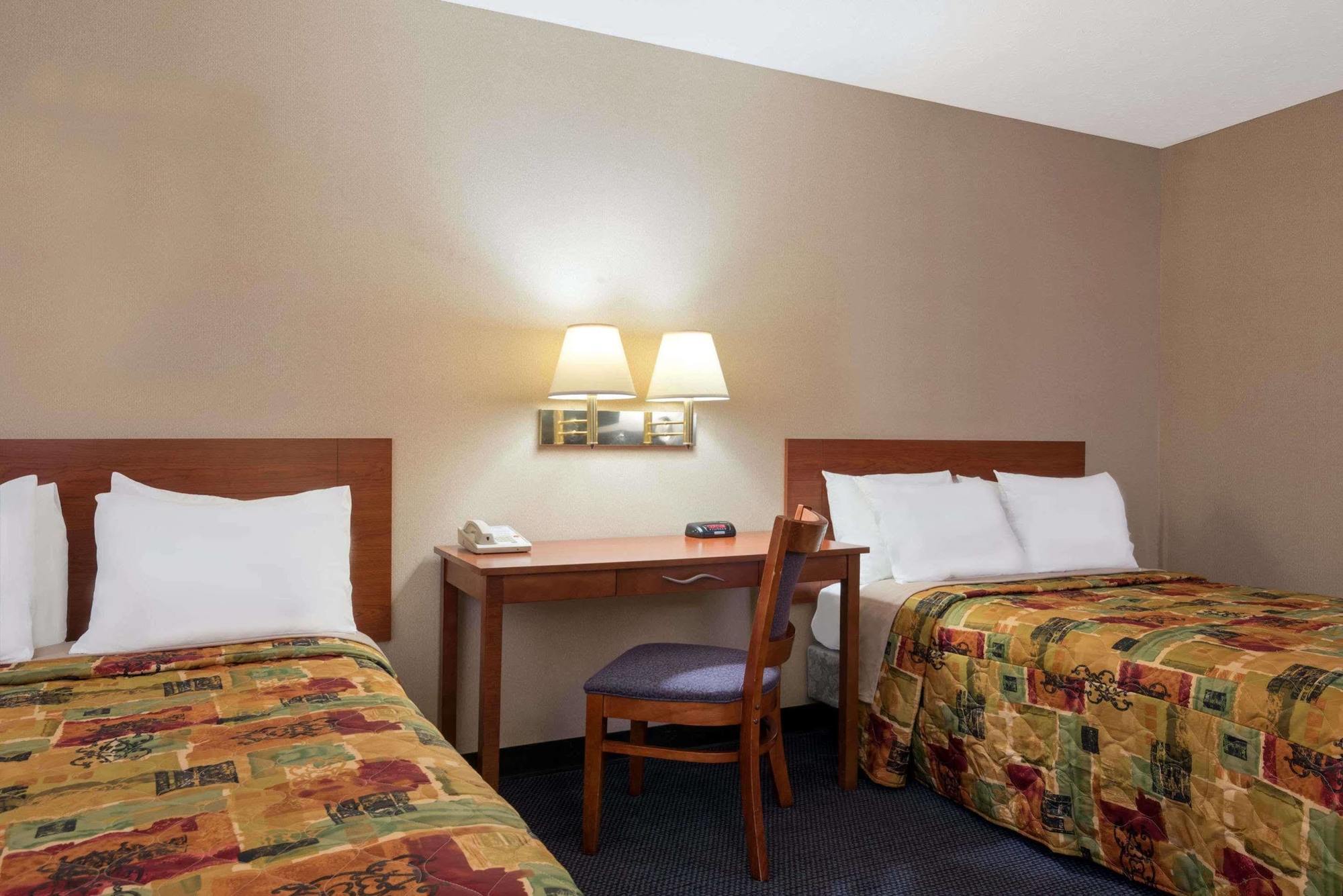 Knights Inn Elizabethtown Zewnętrze zdjęcie